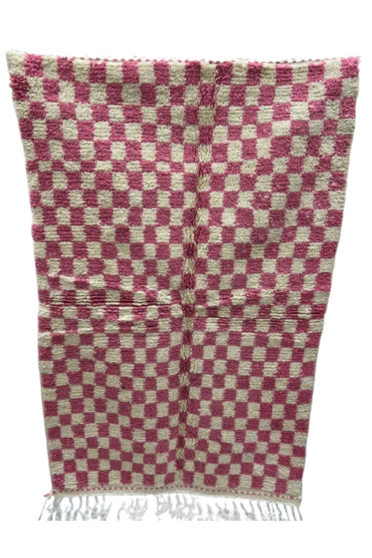 Handgemaakt Marokkaans Berber Tapijt – Roze & Wit Checkerboard Vloerkleed (1,5M x 1M)